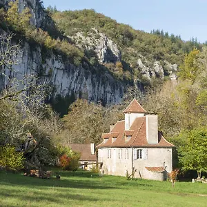 La Maison De Ganil Bed & Breakfast